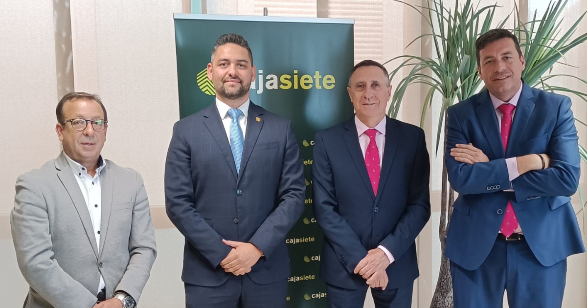 Acuerdo de colaboración entre Cajasiete y El Colegio Oficial de Titulados mercantiles y empresariales de S/C de Tenerife